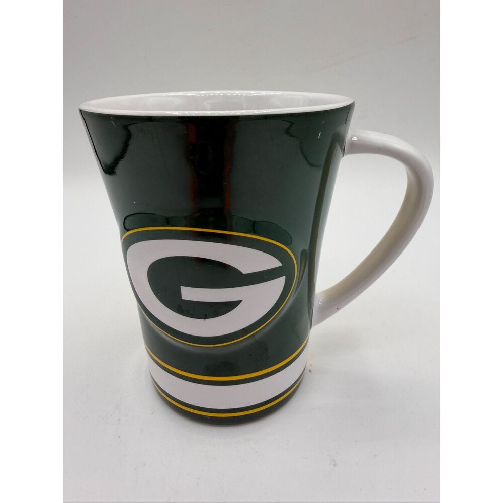 Vintage RUSS Green Bay Packers Large Mug Raised Logo